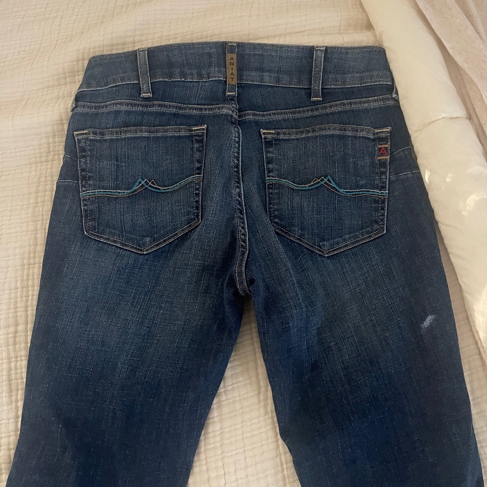 Ariat REAL woman’s Dark Wash High Waisted FLARE distressed Jeans Size 30R - Picture 8 of 9